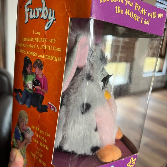 Furby with Spotted Fur in Box - Picture 3 of 6
